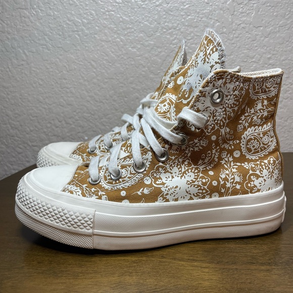 Converse Chuck Taylor All Star Platform Fall Florals 572541C - Picture 2 of 11
